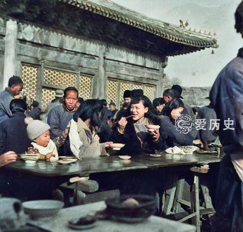 穿到民国看戏吃瓜,穿越时空的戏园瓜香之旅