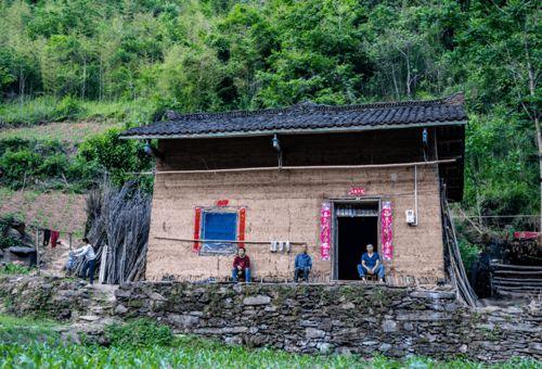 穿到民国看戏吃瓜,穿越时空的戏园瓜香之旅