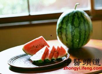 夏天就是吃瓜图片,瓜果飘香——夏日吃瓜图鉴  第2张