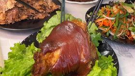 吃大瓜大肘子,揭秘大瓜大肘子的美味诱惑  第1张