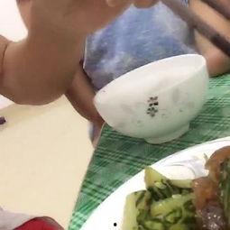 阿伟吃蜜瓜